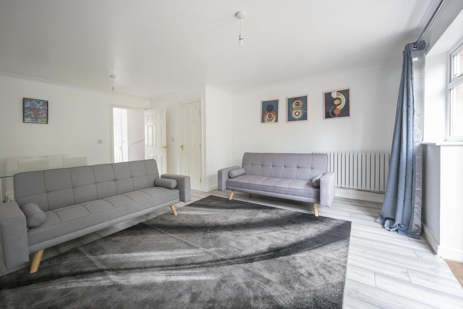 House-Sleeps7-Parking-Garden-Sportschannels Мейдстън Екстериор снимка