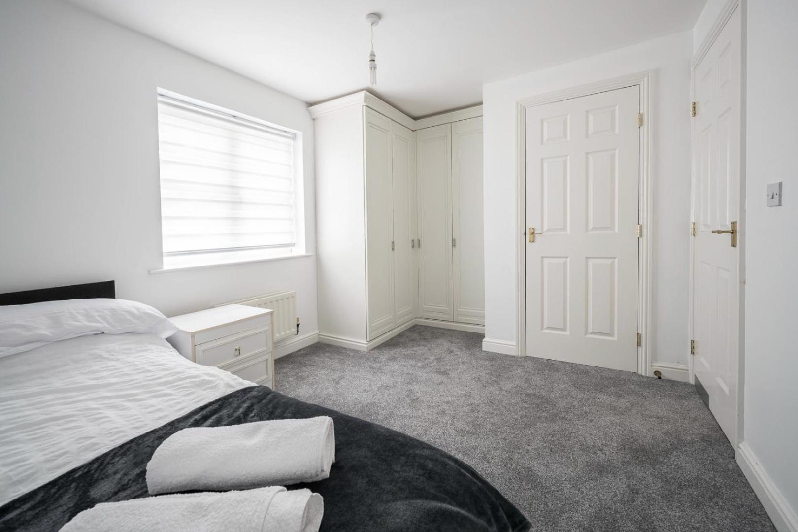 House-Sleeps7-Parking-Garden-Sportschannels Мейдстън Екстериор снимка